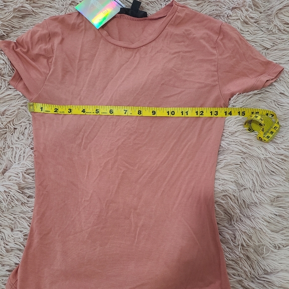 US6 Crew Neck Fitted T Shirt in Pink Missguided - Picture 6 of 9